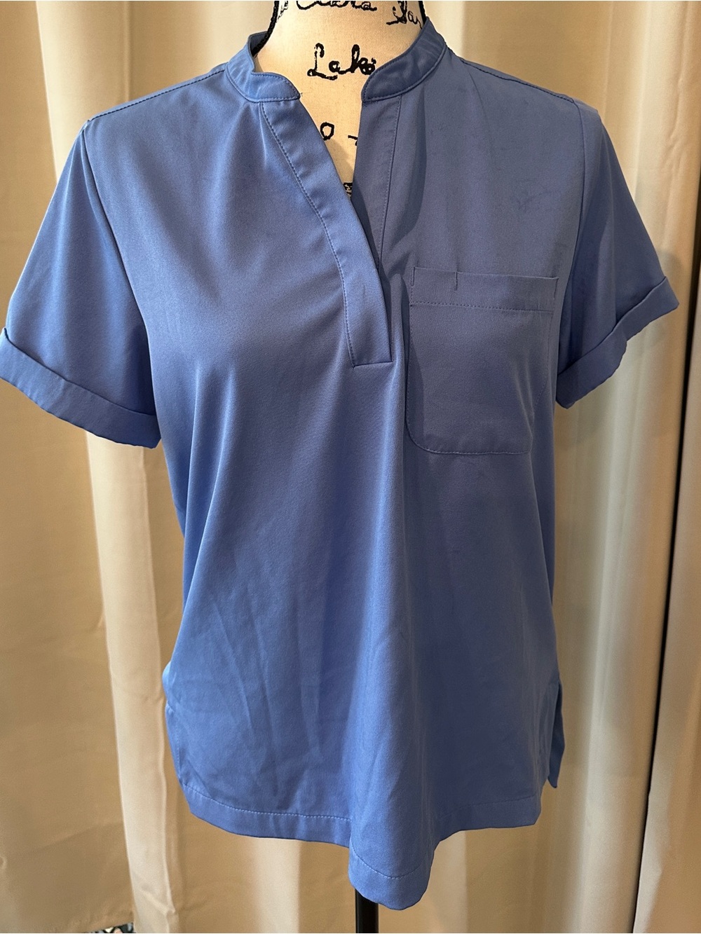 Healing Hands HH Works  cornflower blue scrub top size Med